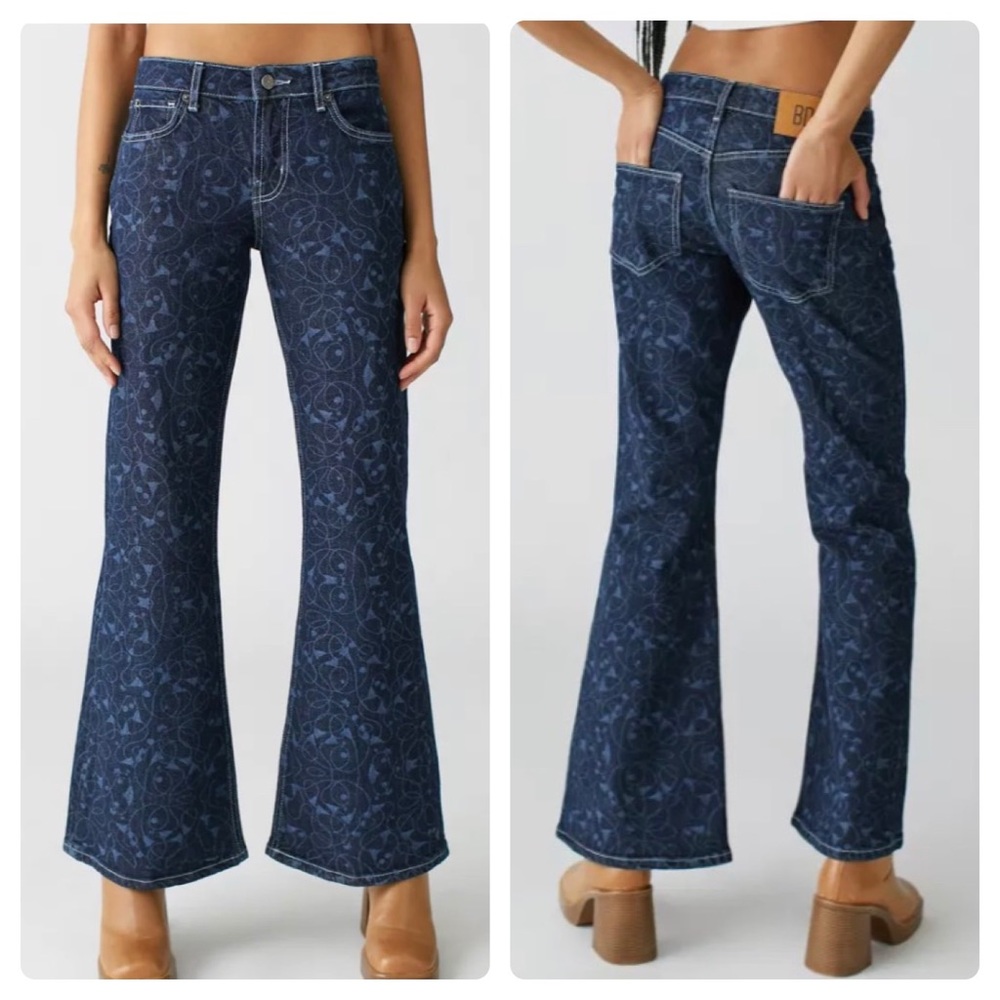 Urban Outfitters BDG Low Rise Flare Leg Jean Dark Wash Swirl Pattern Size 27